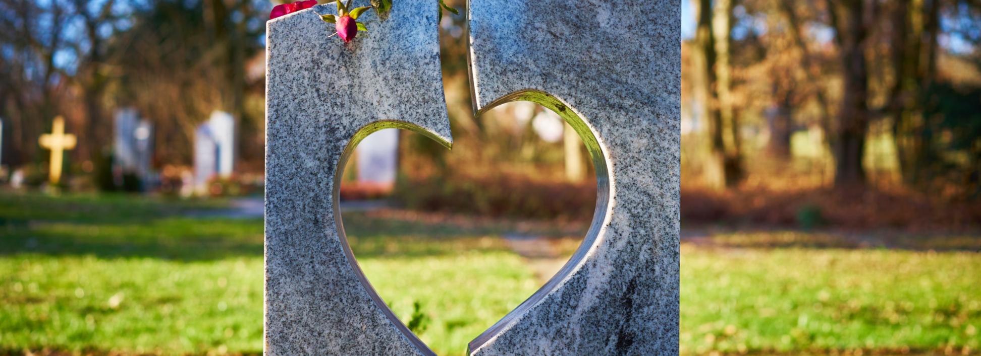 Friedhofsgang und Gräbersegnung an Allerheiligen